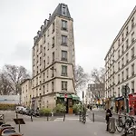 Cosy Apartment With 270 Degrees View On Paris Streets